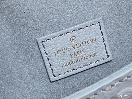 Cheap Nano LOUIS VUITTON Diane-19*10.5*6 CM 0727